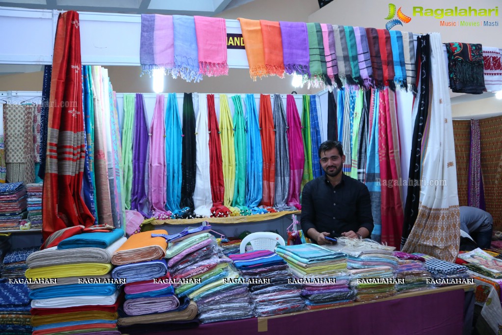 Triveni Rao launches National Silk Expo at Sri Satya Sai Nigamagamam