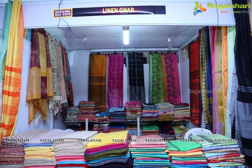 Triveni Rao launches National Silk Expo at Sri Satya Sai Nigamagamam