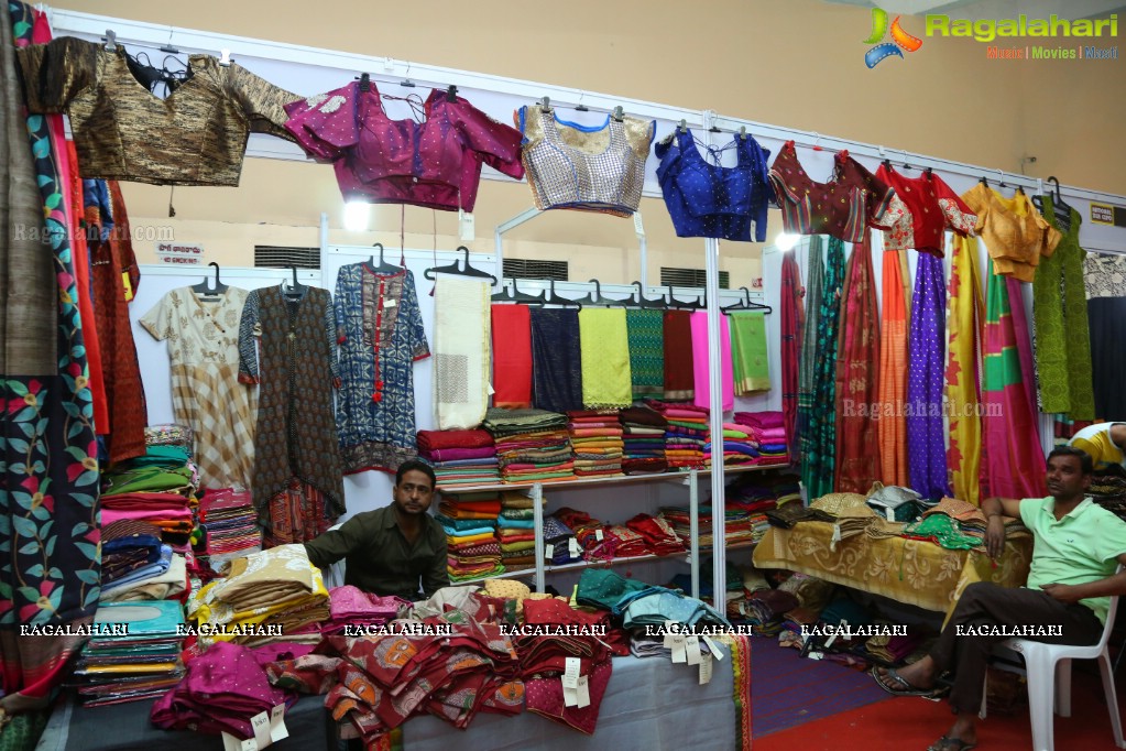 Triveni Rao launches National Silk Expo at Sri Satya Sai Nigamagamam