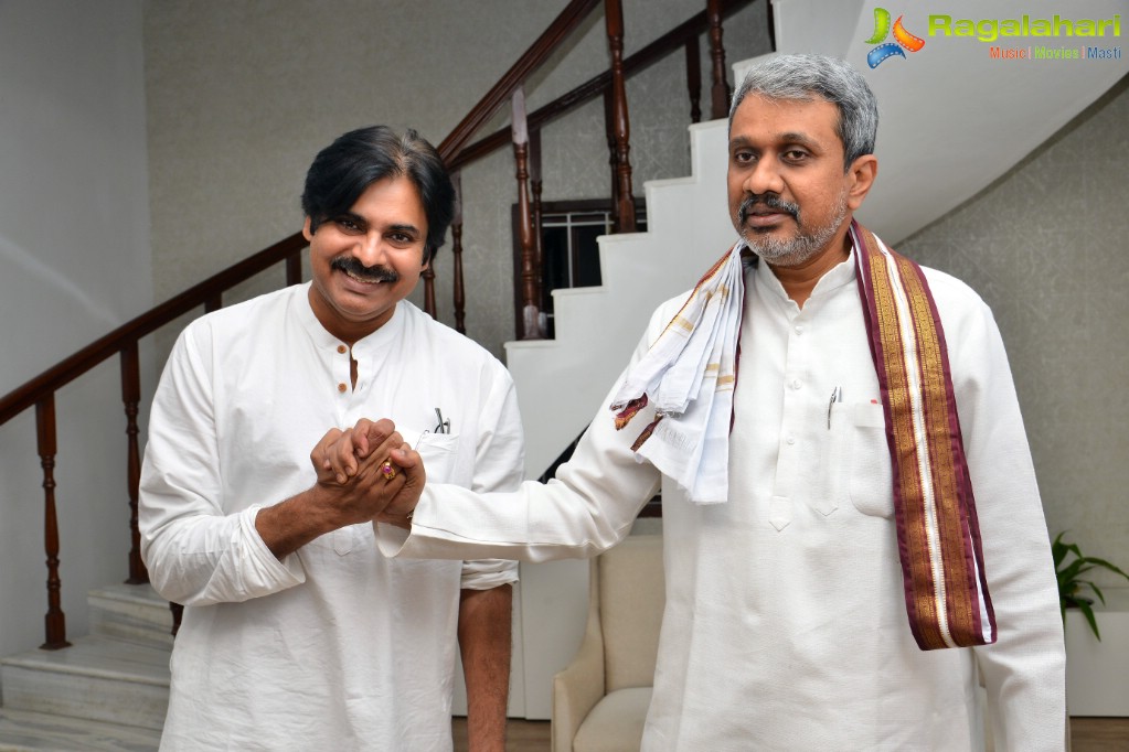 Yogendra Yadav and Chalasani Srinivasa Rao meets Pawan Kalyan