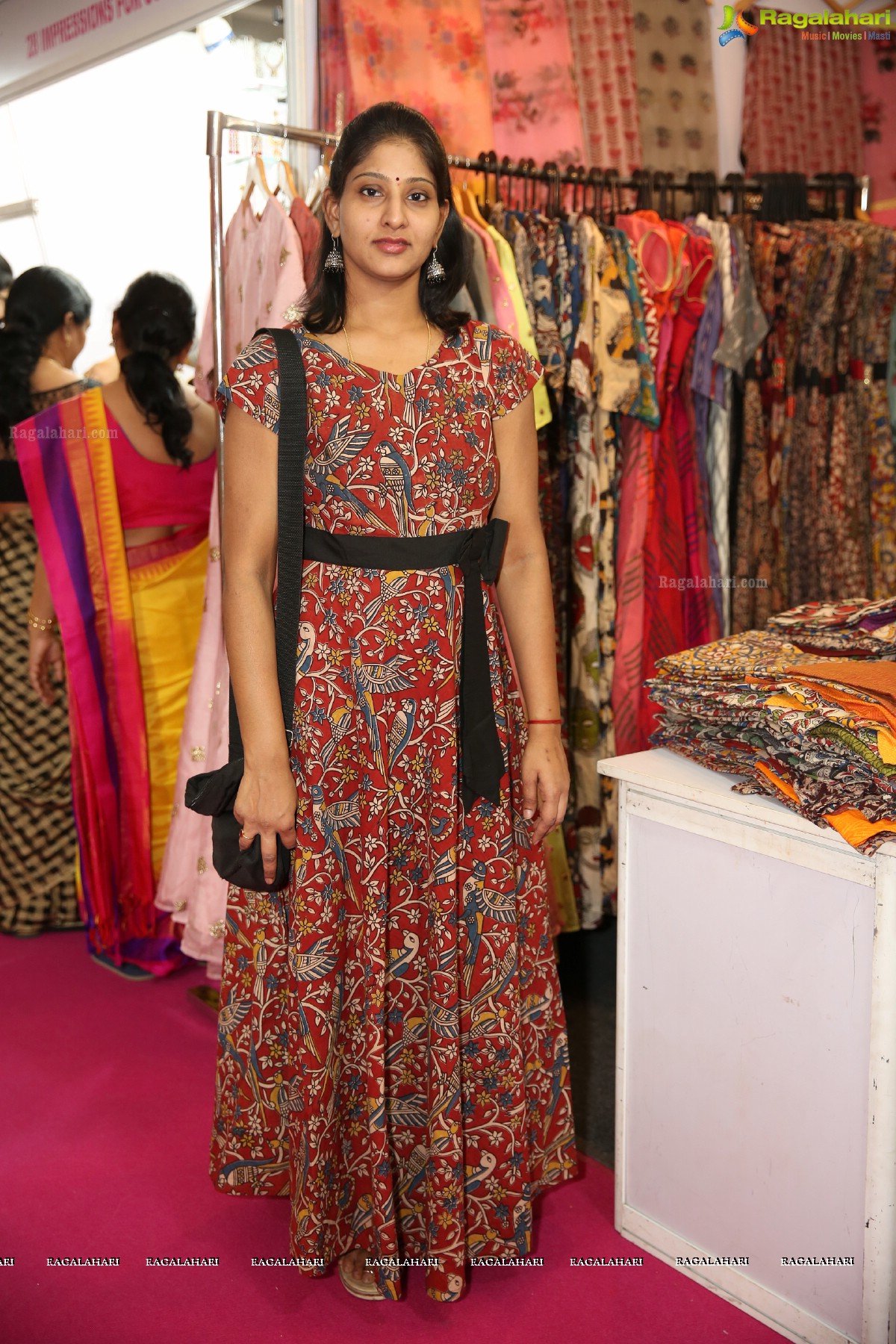 Rraxshmi Tthakur inaugurates Trendz Vivah Exhibition at N Convention, Hyderabad