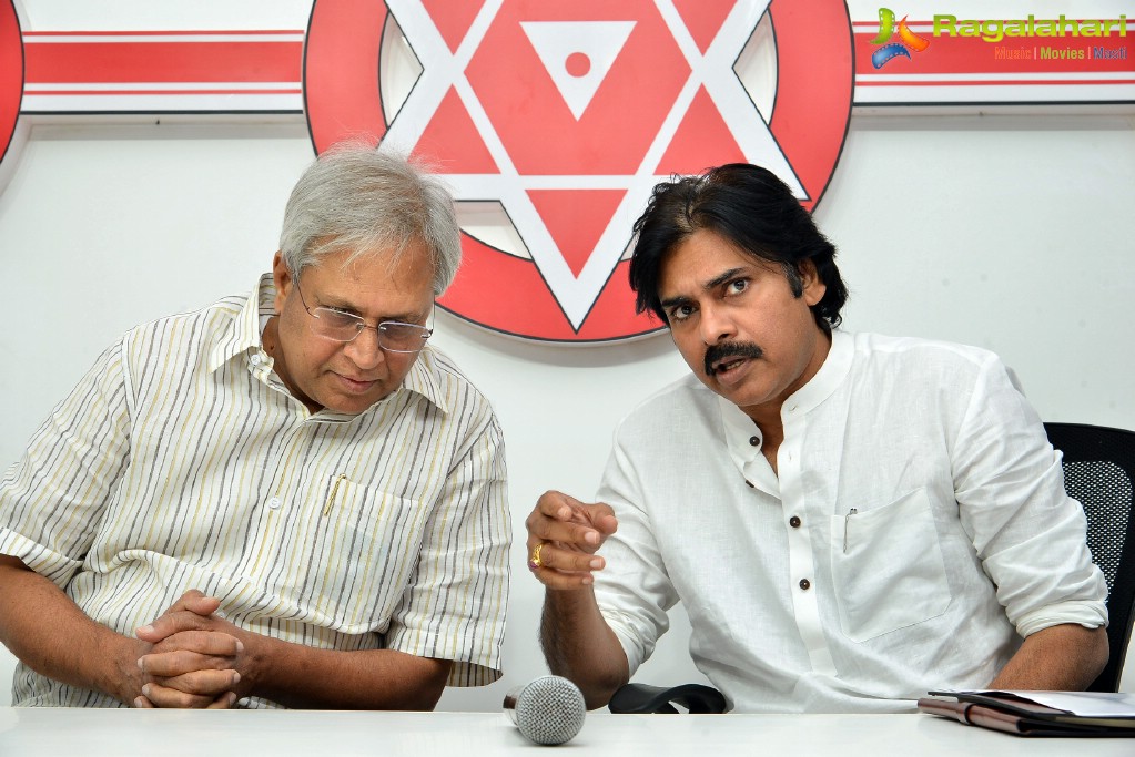 Pawan Kalyan Meeting with Undavalli Aruna Kumar