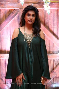 Aakanksha Uttam Tolasariya