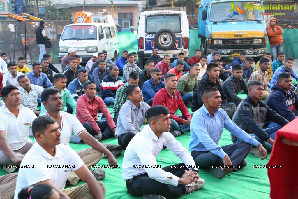 Largest Yoga Session at Charminar by Mansi Gulati