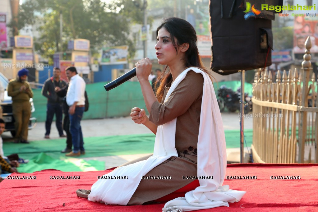 Largest Yoga Session at Charminar by Mansi Gulati