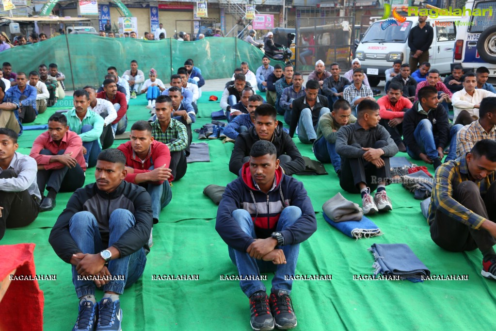 Largest Yoga Session at Charminar by Mansi Gulati