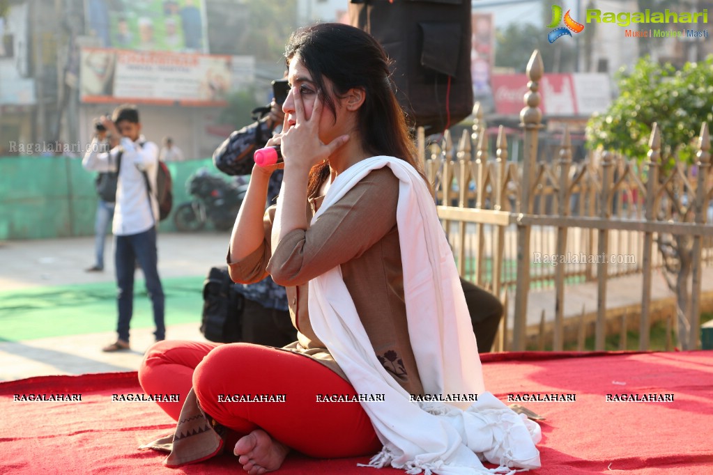 Largest Yoga Session at Charminar by Mansi Gulati