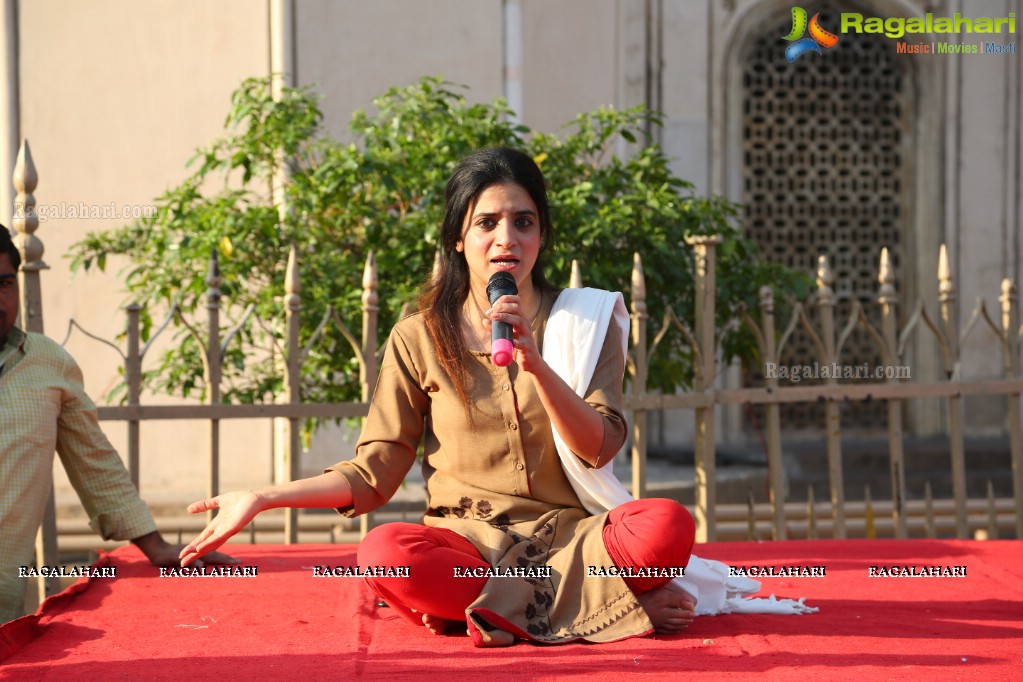 Largest Yoga Session at Charminar by Mansi Gulati