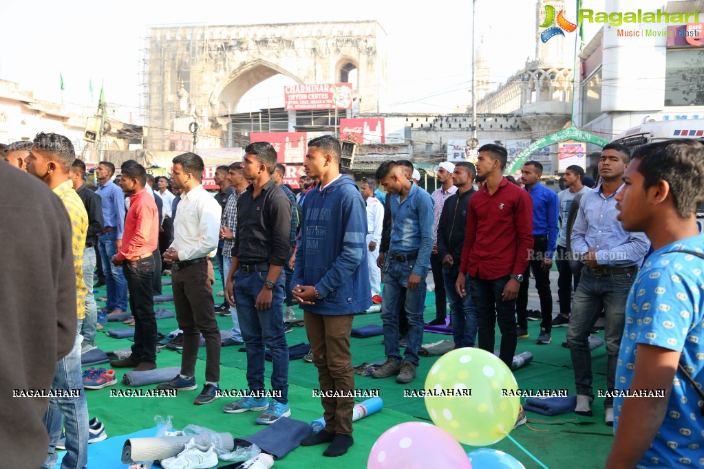 Largest Yoga Session at Charminar by Mansi Gulati