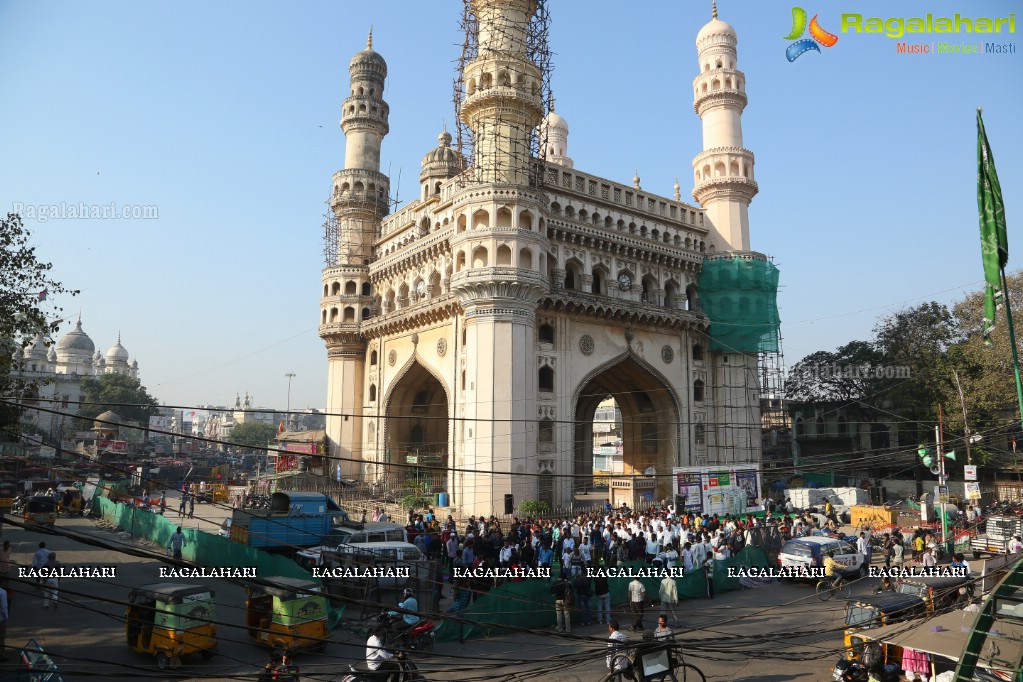 Largest Yoga Session at Charminar by Mansi Gulati