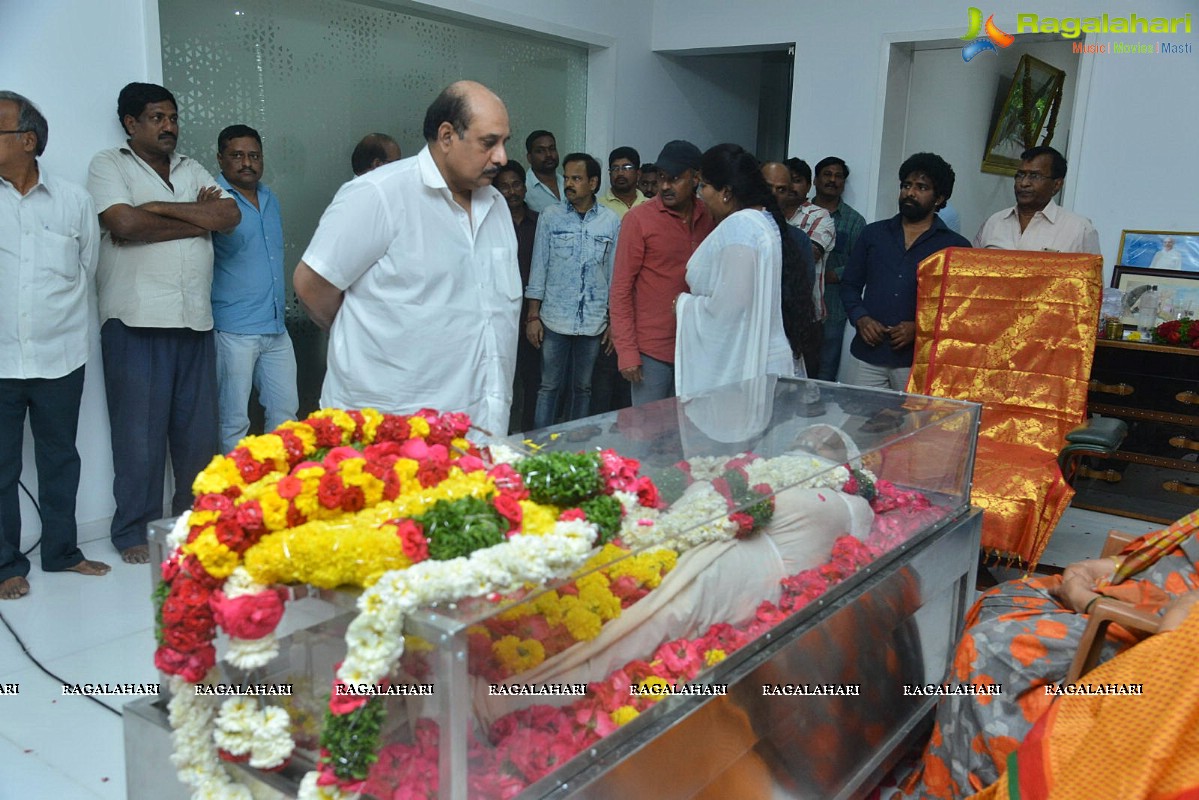 Celebrities Pay Homage To Kodi Ramakrishna