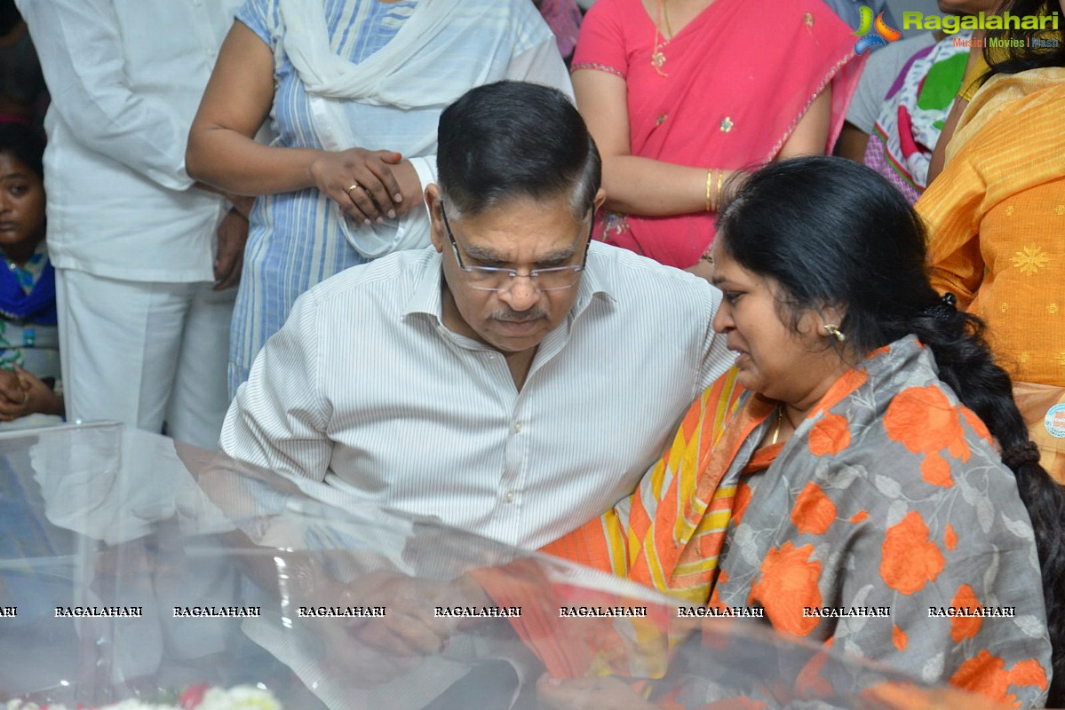 Celebrities Pay Homage To Kodi Ramakrishna