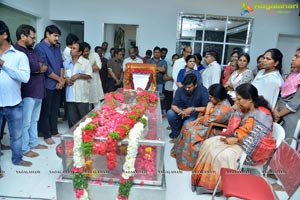 Celebrities Pay Homage To Kodi Ramakrishna