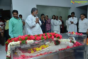 Celebrities Pay Homage To Kodi Ramakrishna