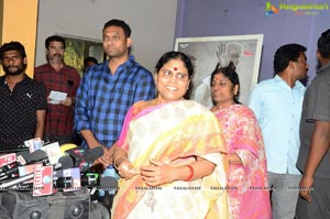 YS Vijayamma Press Meet About Yatra