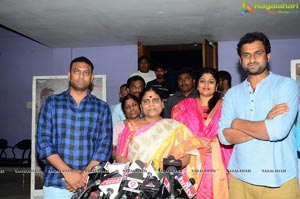 YS Vijayamma Press Meet About Yatra