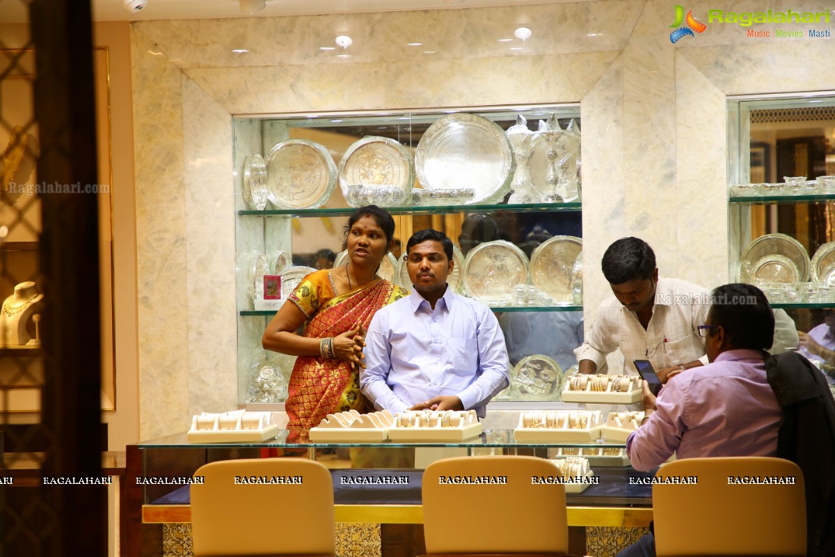 Amuktha Fine Jewellery Boutique Launch by Anupama Parameshwaran @ Kurnool