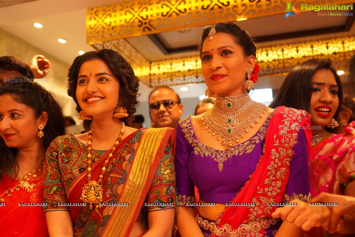 Amuktha Fine Jewellery Boutique Launch by Anupama Parameshwaran @ Kurnool