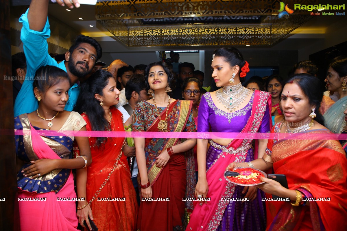 Amuktha Fine Jewellery Boutique Launch by Anupama Parameshwaran @ Kurnool