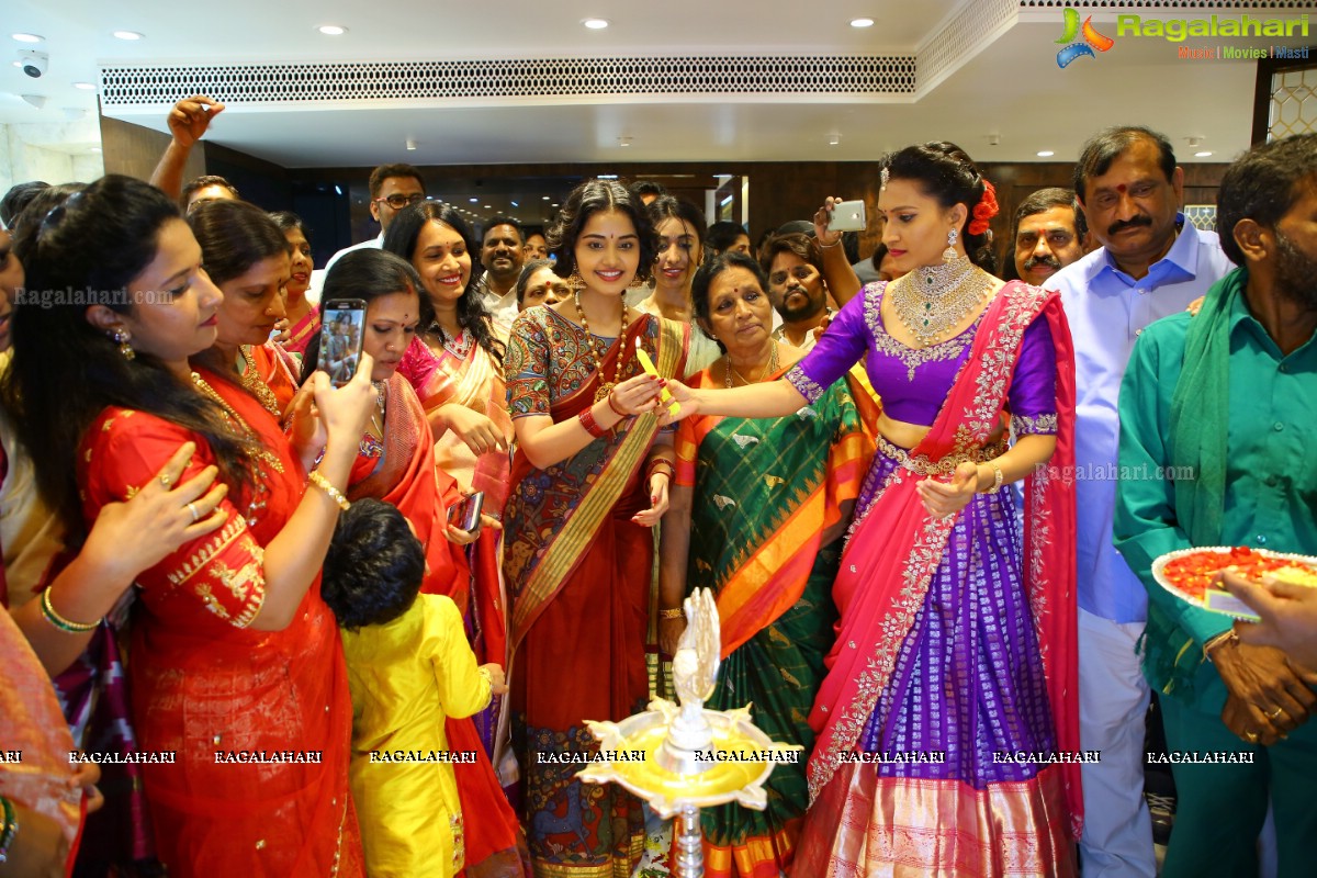 Amuktha Fine Jewellery Boutique Launch by Anupama Parameshwaran @ Kurnool