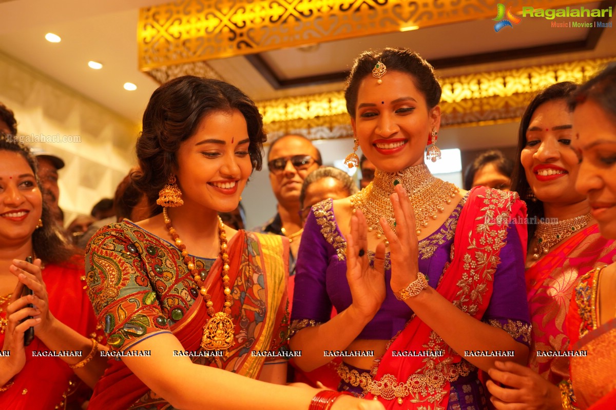 Amuktha Fine Jewellery Boutique Launch by Anupama Parameshwaran @ Kurnool