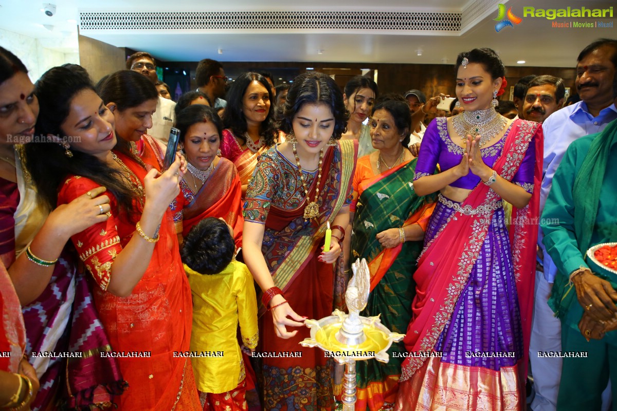 Amuktha Fine Jewellery Boutique Launch by Anupama Parameshwaran @ Kurnool