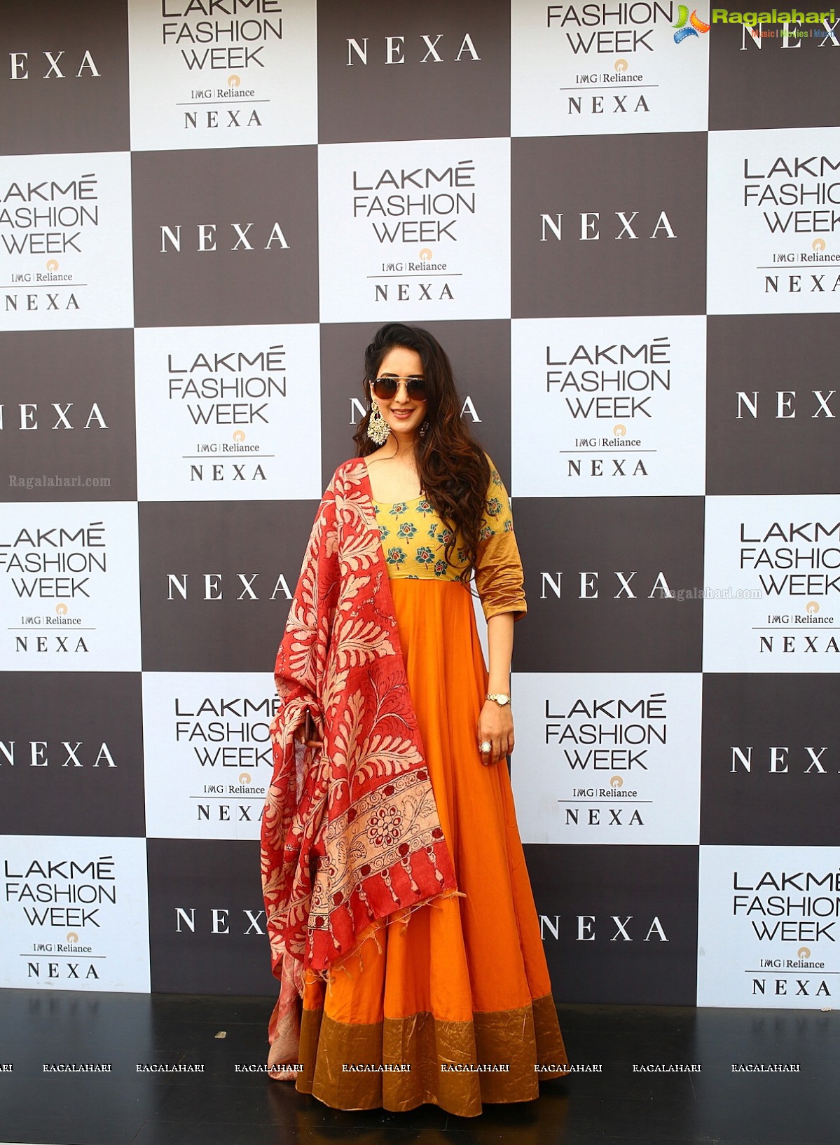 Actresses Pragya Jaiswal, Pranitha Subhash, Pooja Gor and More in Label Sailesh Singhania at LFW