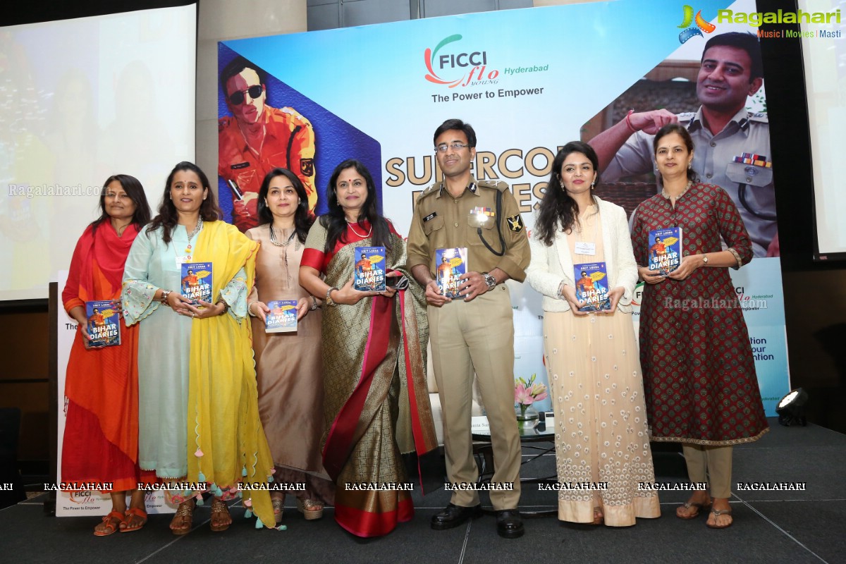IPS Officer Amit Lodha Talks About 'How to be a Real Life Hero' at YFLO Meet at Hotel Park Hyatt