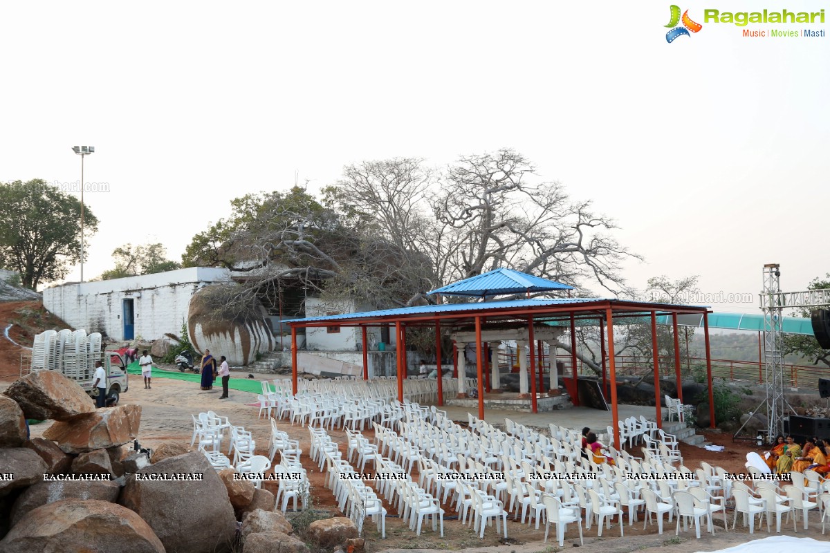 Gudi Sambaralu - Karthik Iyer of Indosoul Performs at Sri Virbhadra Swami Temple