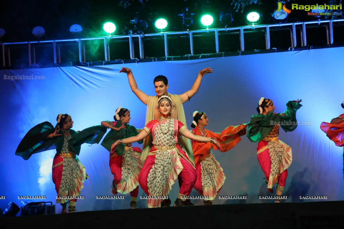 Gudi Sambaralu - Performance of Telangana Devalayamu By Pramod Reddy & Group at Akkanna Madanna Devalayam