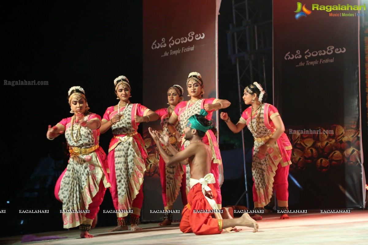 Gudi Sambaralu - Performance of Telangana Devalayamu By Pramod Reddy & Group at Akkanna Madanna Devalayam