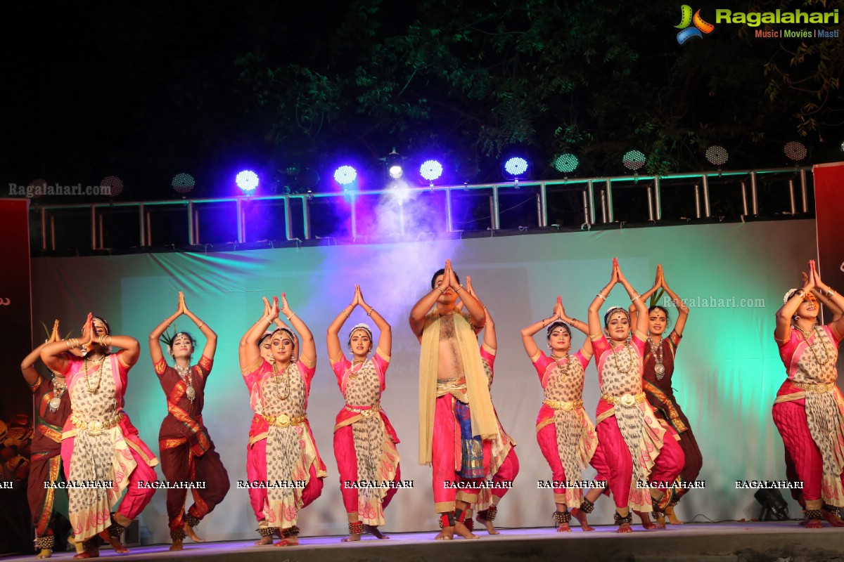 Gudi Sambaralu - Performance of Telangana Devalayamu By Pramod Reddy & Group at Akkanna Madanna Devalayam