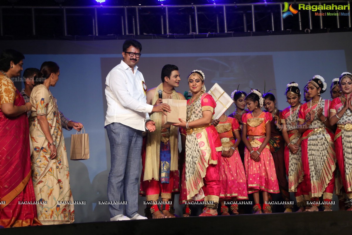 Gudi Sambaralu - Performance of Telangana Devalayamu By Pramod Reddy & Group at Akkanna Madanna Devalayam