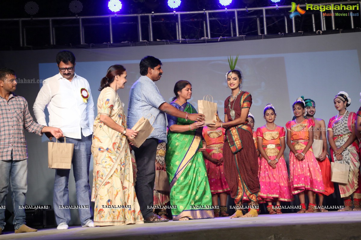 Gudi Sambaralu - Performance of Telangana Devalayamu By Pramod Reddy & Group at Akkanna Madanna Devalayam