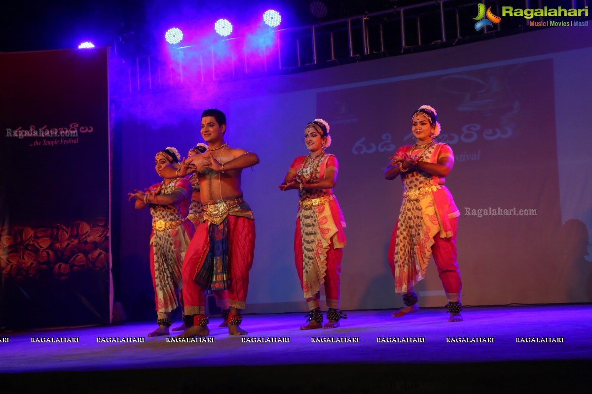 Gudi Sambaralu - Performance of Telangana Devalayamu By Pramod Reddy & Group at Akkanna Madanna Devalayam