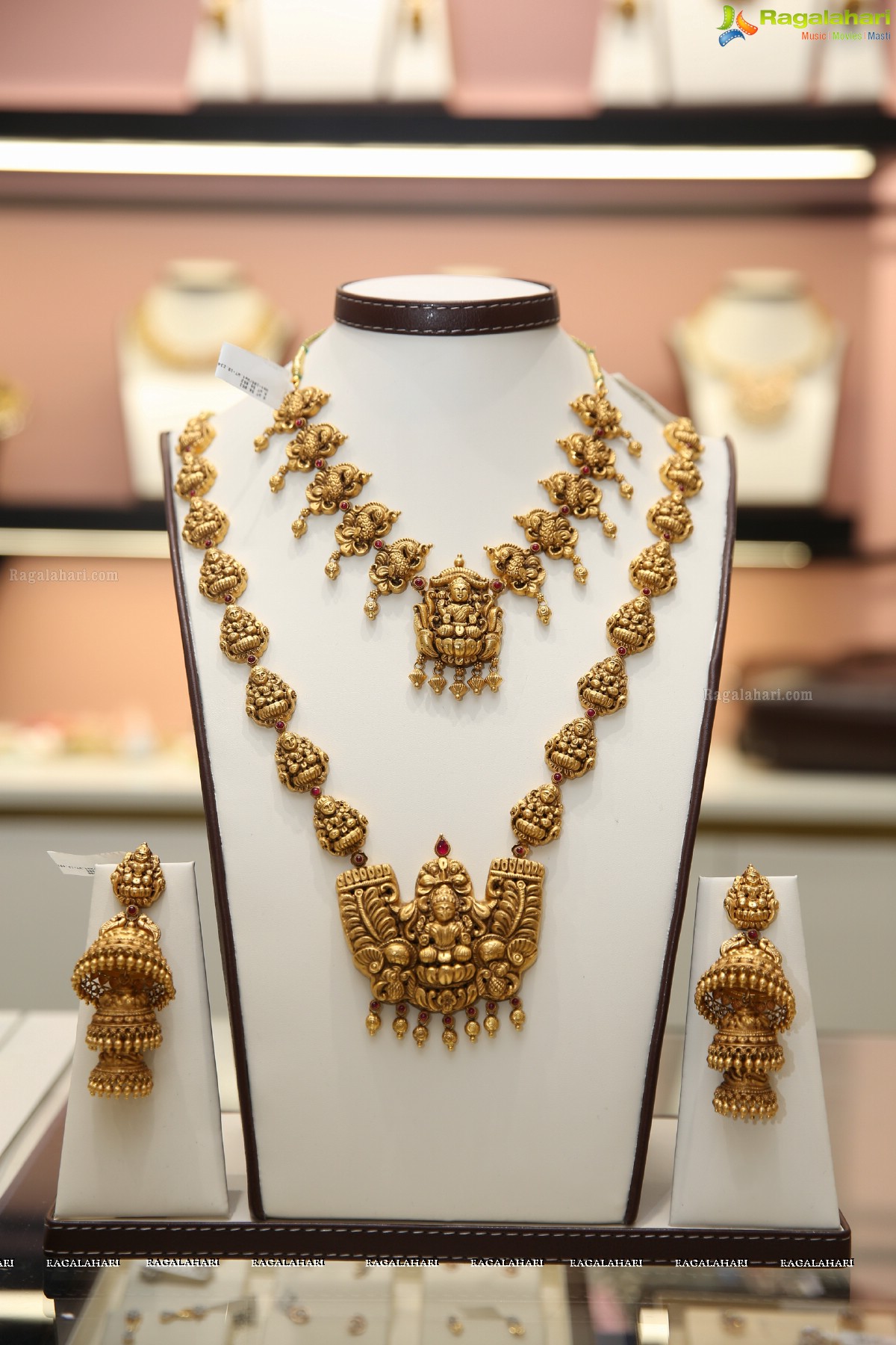 Sri Jagdamba Launches Its Flagship Store at Sri Jagdamba Pearls, Gachibowli