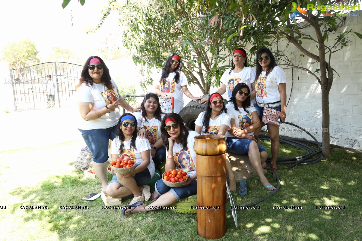 La Tomatina - Bizarre Tomato-Throwing Festival at Green City Farm House