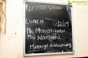Mahesh and Namrata Offers Lunch for 650 Blind Children