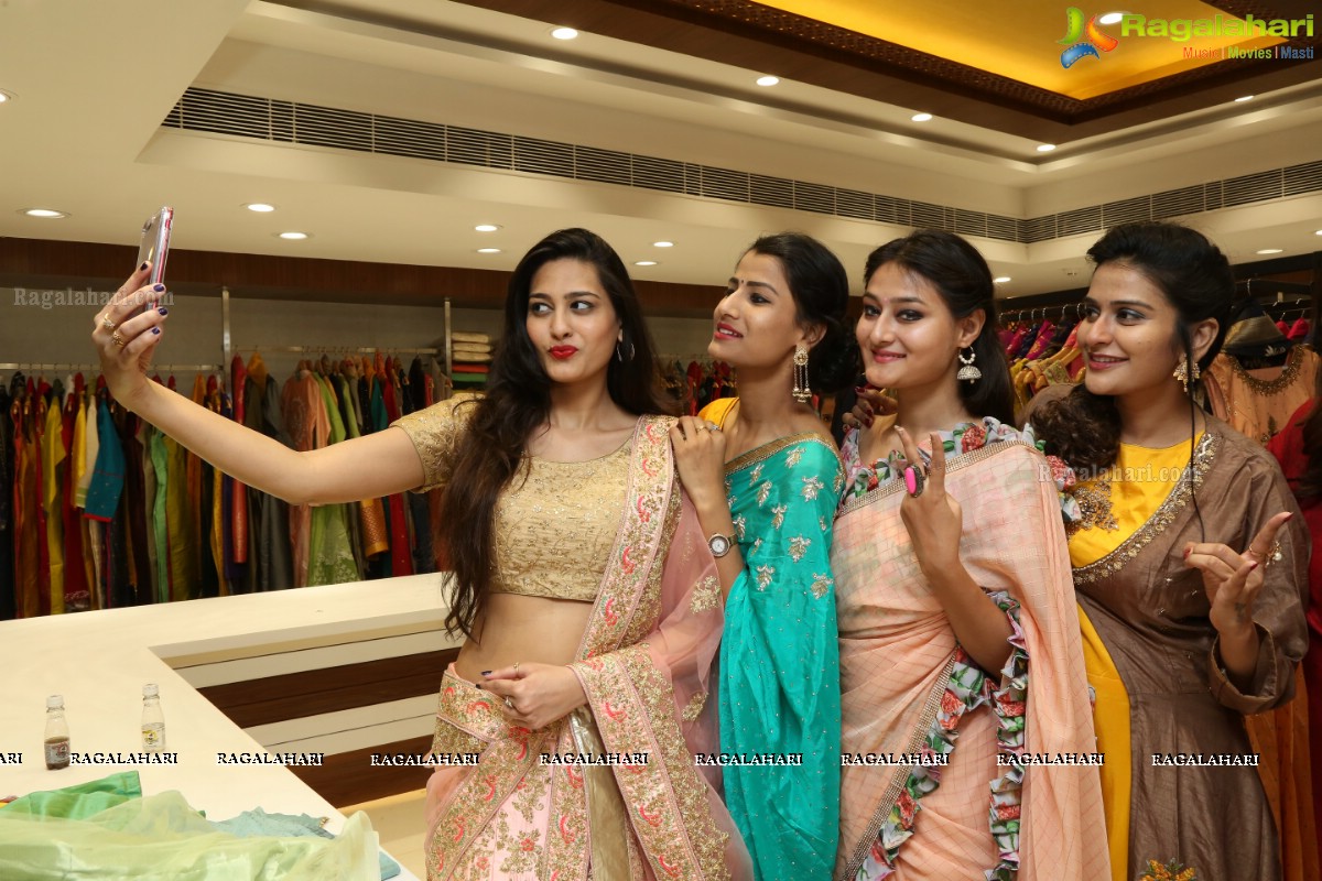 Narsingh Cloth Emporium Launches Its New Showroom at Suchitra