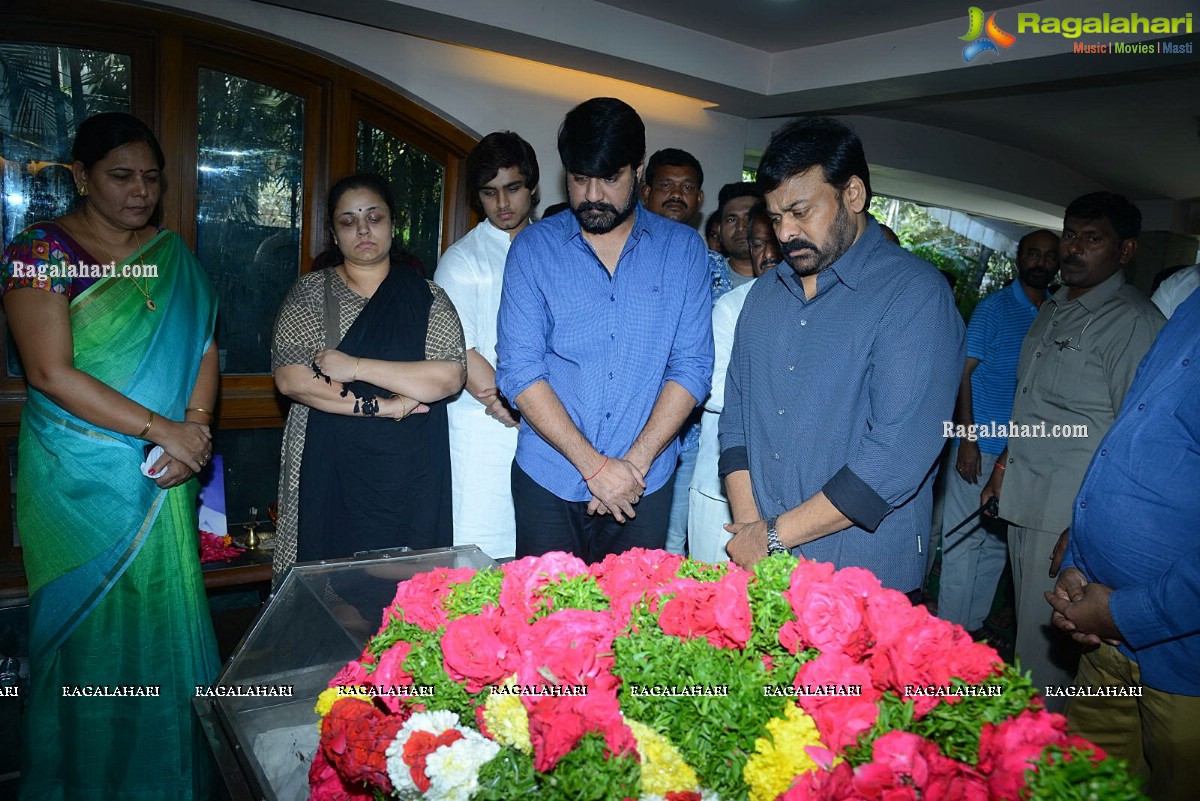 Tollywood Celebrities Pay Homage To Srikanth Father