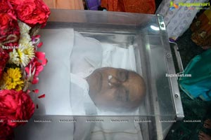 Tollywood Celebrities Pay Homage To Srikath Father