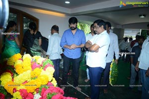 Tollywood Celebrities Pay Homage To Srikath Father