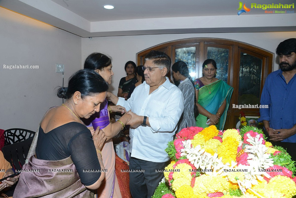 Tollywood Celebrities Pay Homage To Srikanth Father