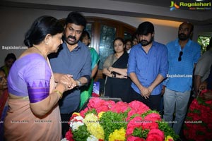 Tollywood Celebrities Pay Homage To Srikath Father