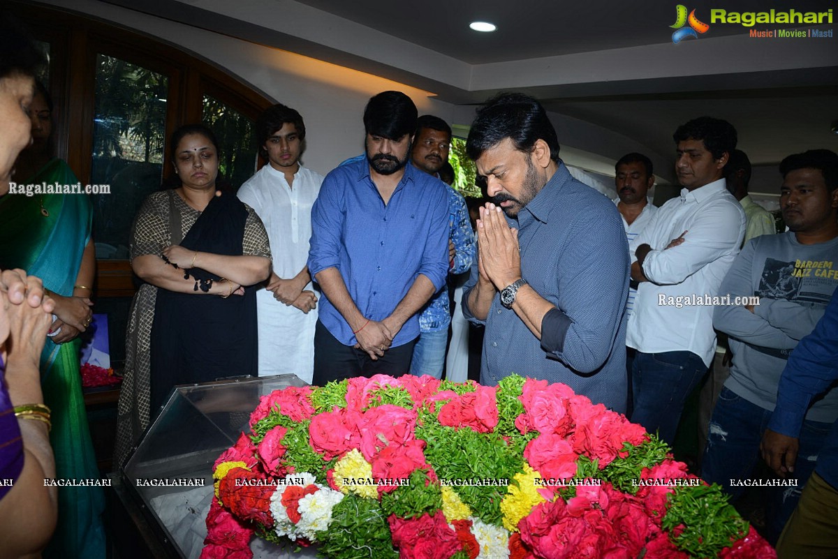 Tollywood Celebrities Pay Homage To Srikanth Father