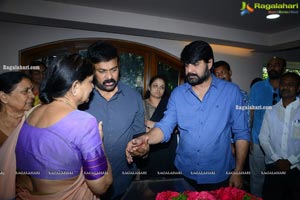 Tollywood Celebrities Pay Homage To Srikath Father