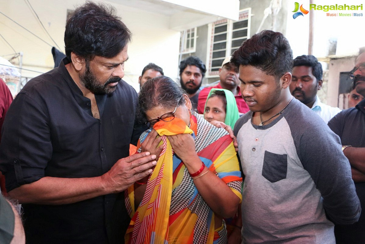 Chiranjeevi Pays Condolence to Journalist Rama Rao's Family