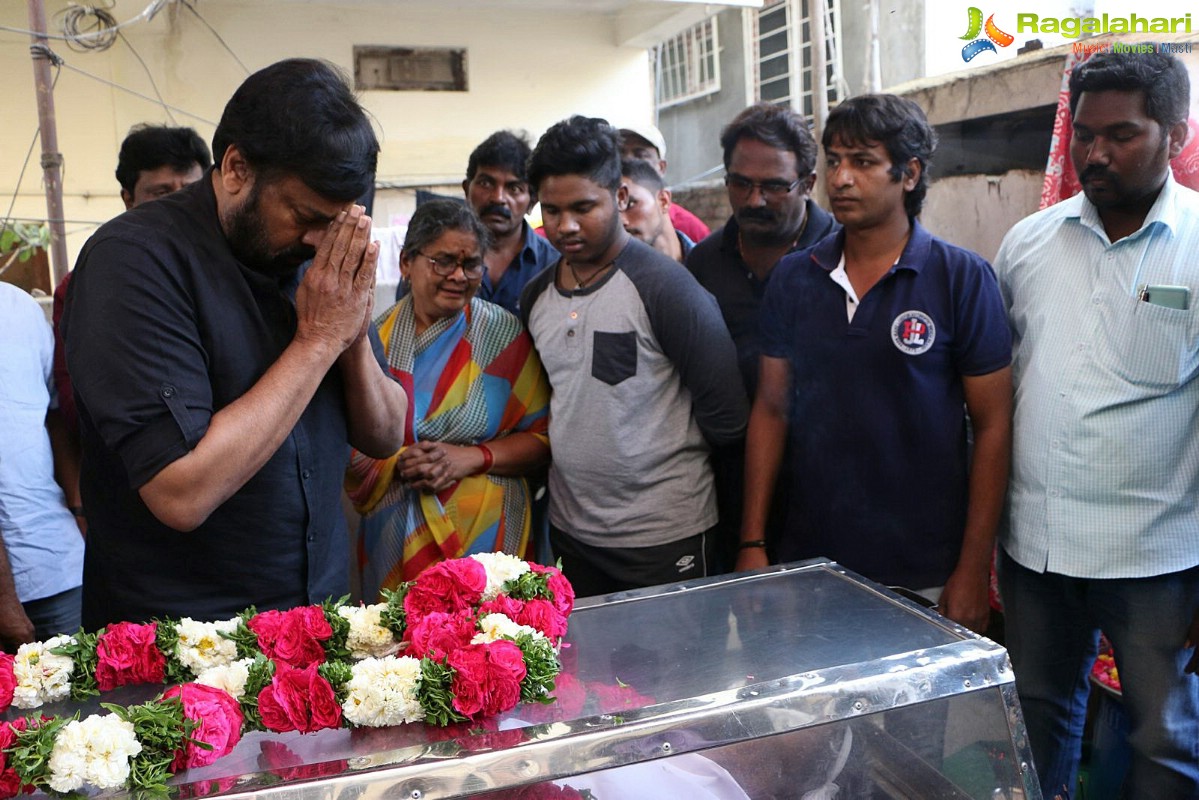 Chiranjeevi Pays Condolence to Journalist Rama Rao's Family