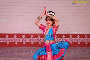 Chinmayi Nrityalaya Students' Kuchipudi Dance Performance