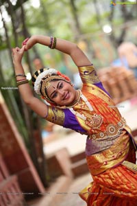 Chinmayi Nrityalaya Students' Kuchipudi Dance Performance